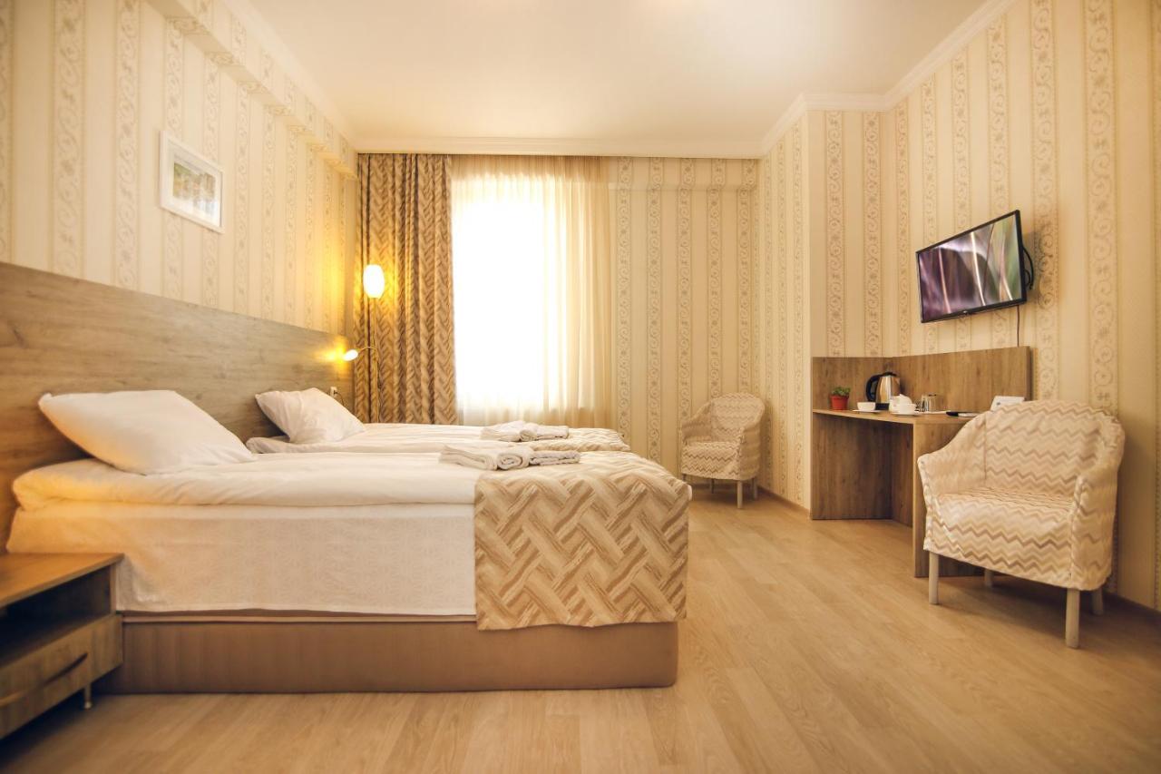 Hotel Kera ティビリシ エクステリア 写真