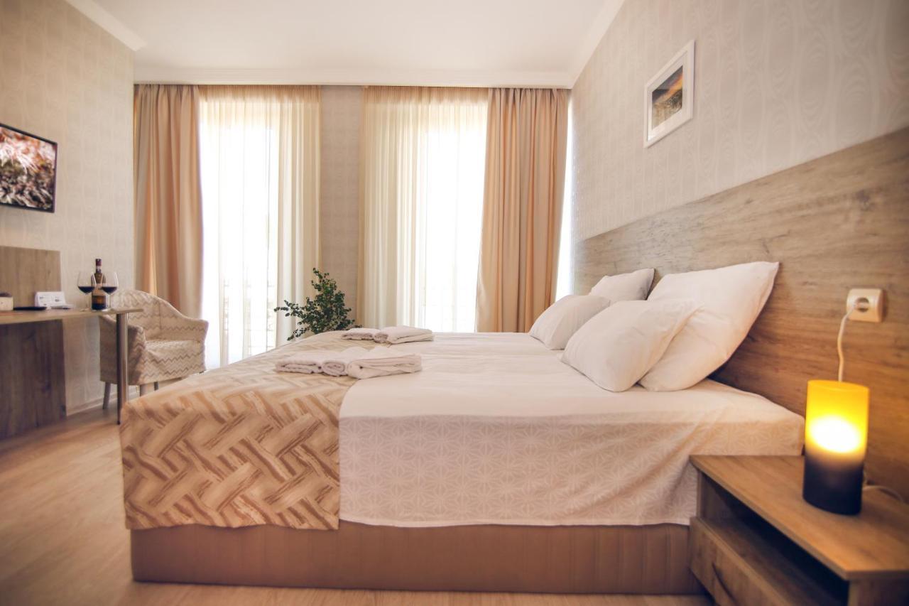 Hotel Kera ティビリシ エクステリア 写真