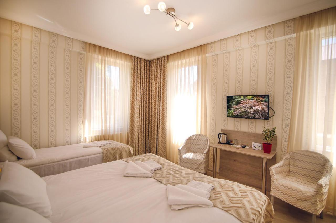 Hotel Kera ティビリシ エクステリア 写真