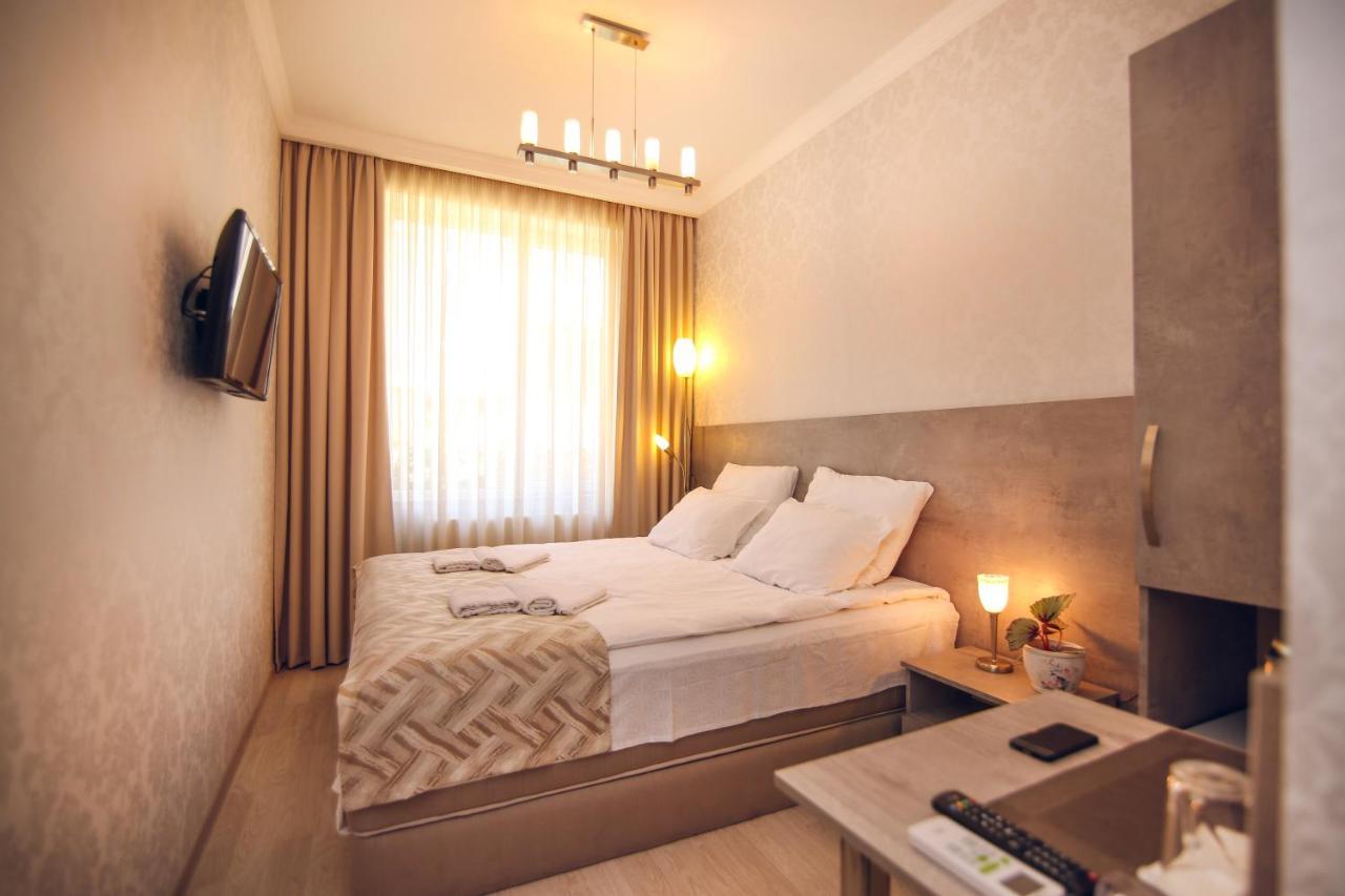 Hotel Kera ティビリシ エクステリア 写真
