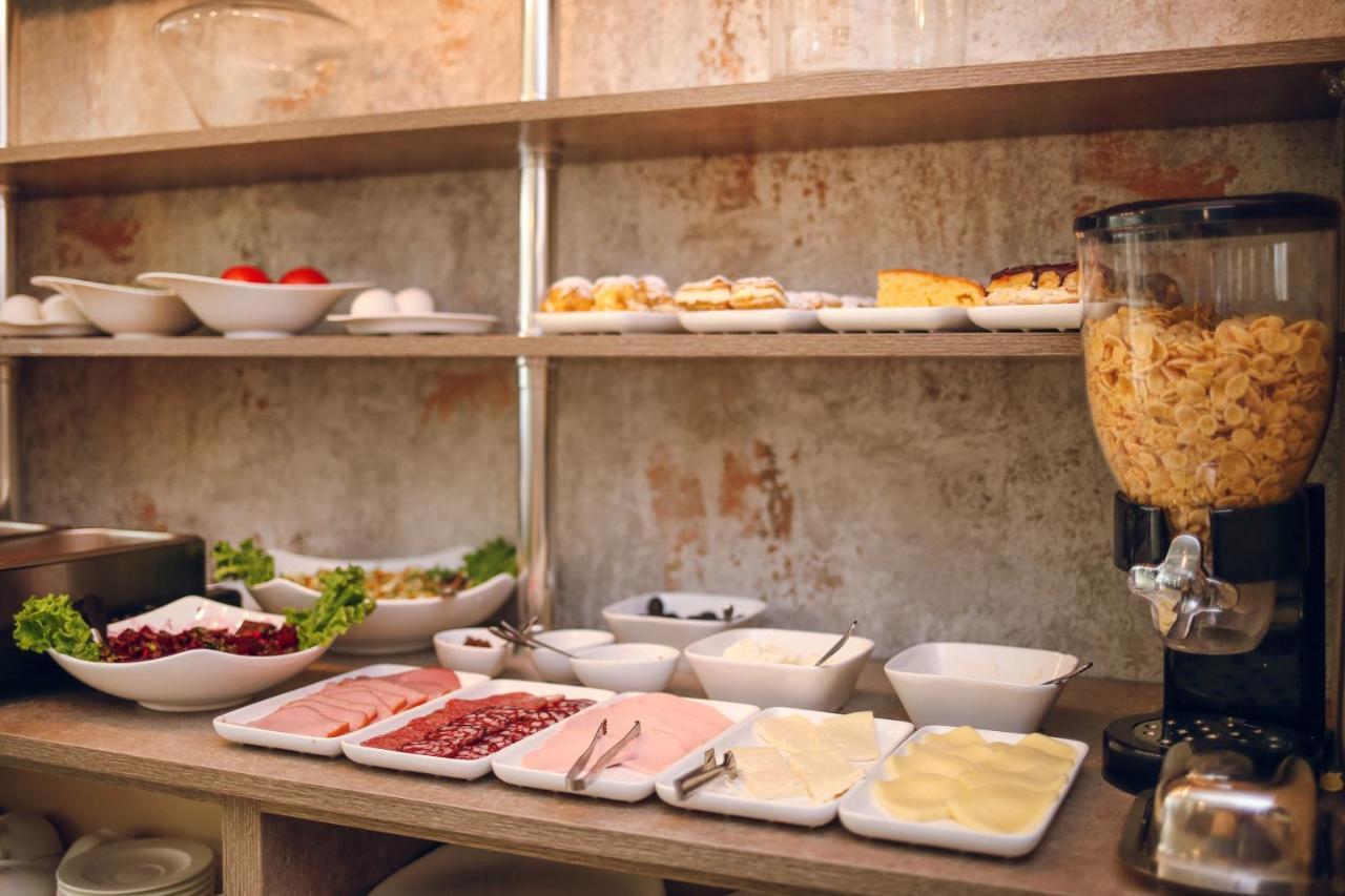 Hotel Kera ティビリシ エクステリア 写真