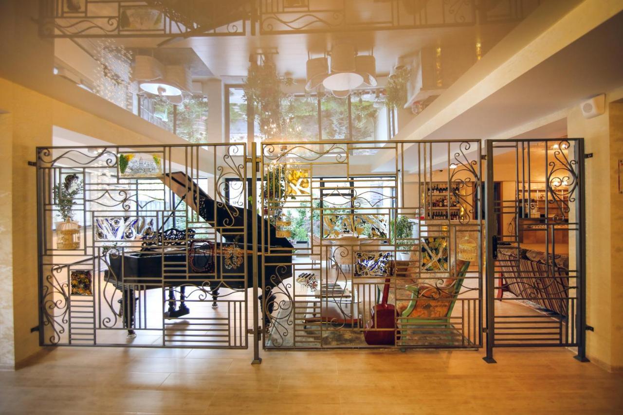 Hotel Kera ティビリシ エクステリア 写真